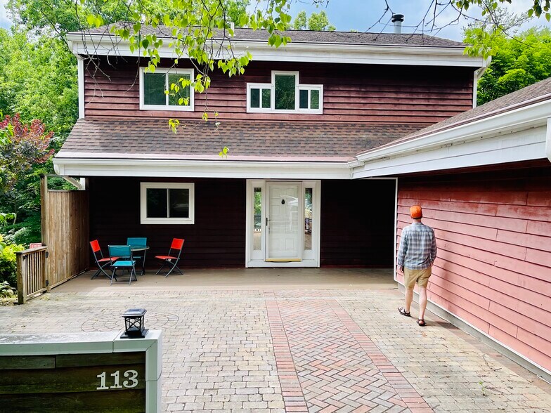 Beautiful front patio - 113 Penny Ln