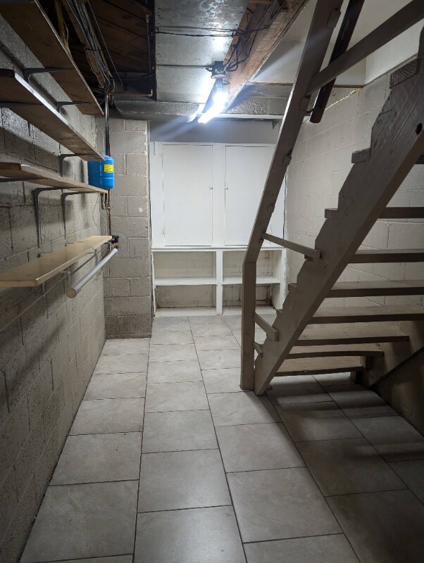 Building Photo - 125 E Willock Rd