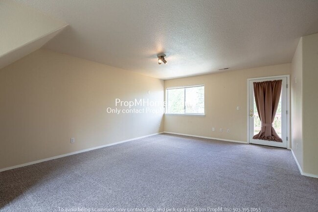 Building Photo - 7561 SW Thornton Dr