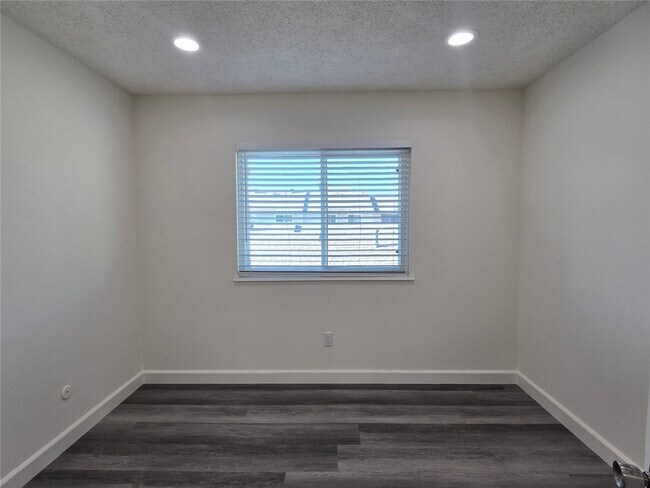 Building Photo - 5475 Cajon Ave