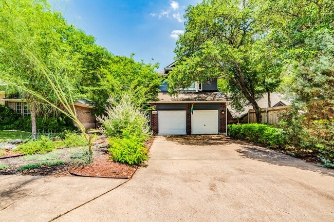 Building Photo - 10803 Sans Souci Pl