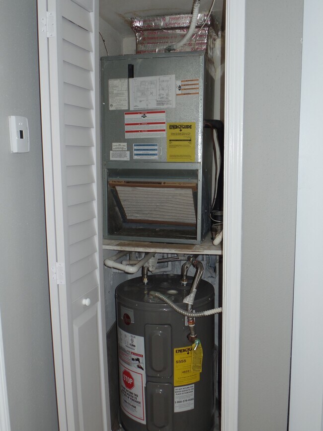 Building Photo - 2405 NW 33rd St