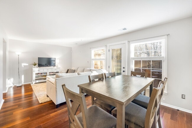 Building Photo - 8418 Knights Bridge Rd