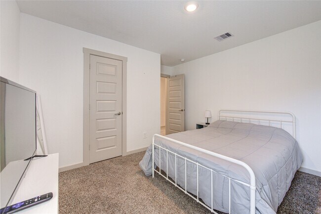 Building Photo - 4006 Elk Crk Ct