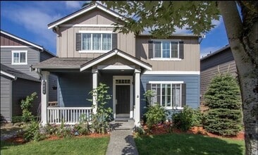 Building Photo - Large 4 bedroom home-Pet friendly!