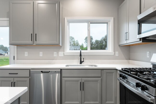 Building Photo - 335 Atlas Dr