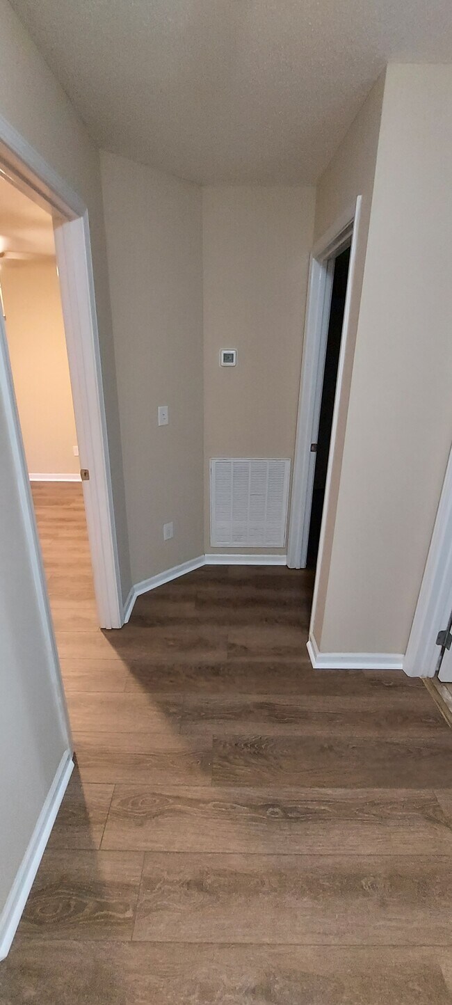 Building Photo - 16210 Stone Ridge Pkwy