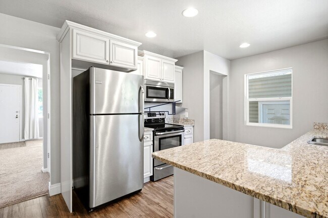 Building Photo - Updated 4-Bedroom Home for Lease in Ogden!