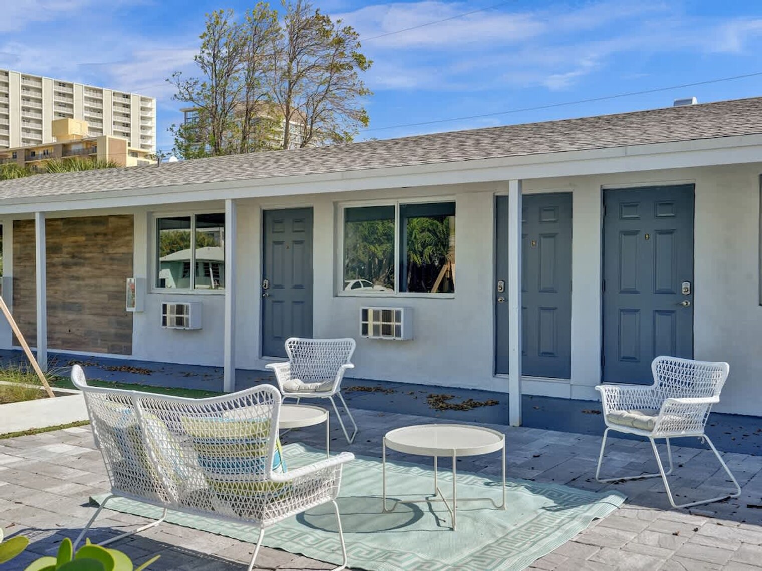 Building Photo - 3204 NE 9th St