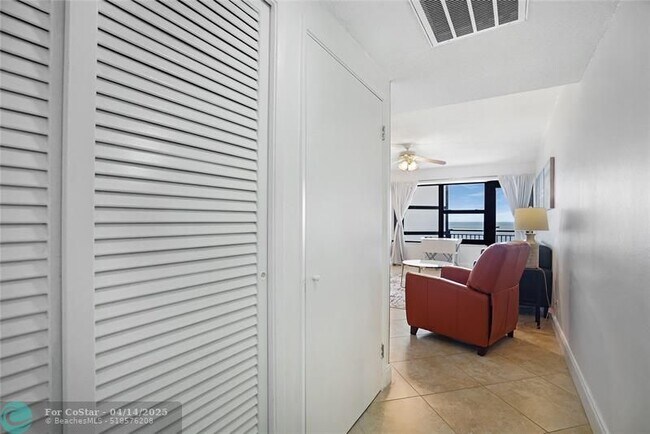 Building Photo - 3800 Galt Ocean Dr
