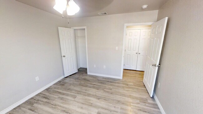 Building Photo - 130 Wind Ridge Dr