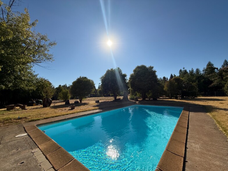 Building Photo - 4552 Alta Mesa Dr
