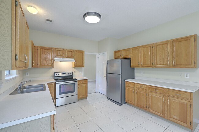 Building Photo - Gorgeous 2 Story Home In Belle Hall!