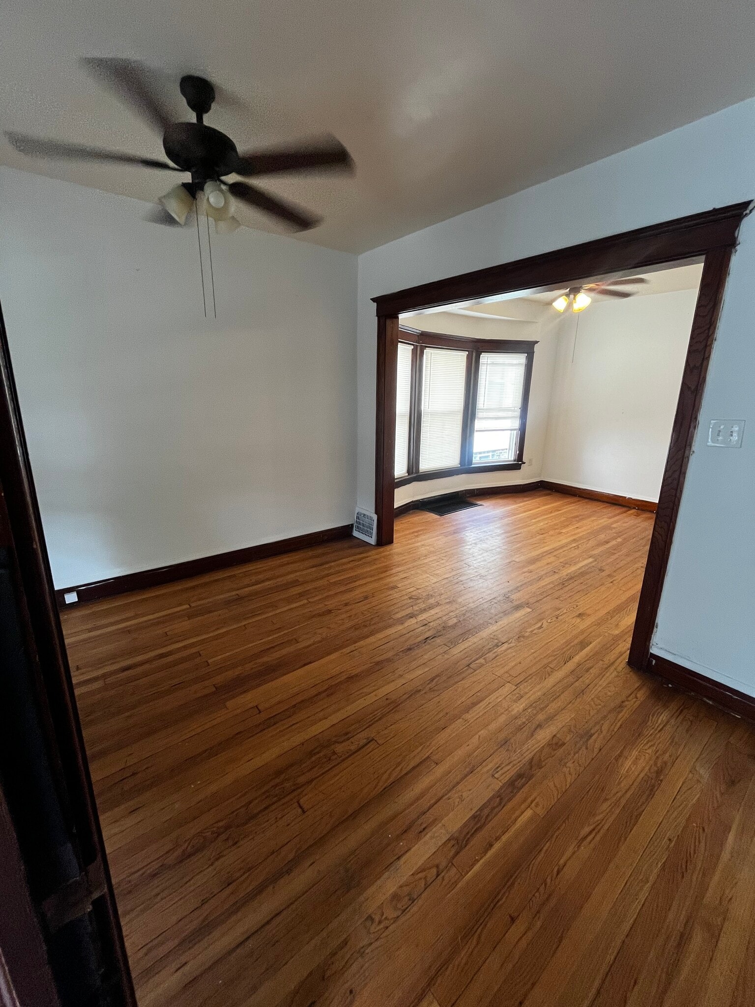 Building Photo - 3345 W 61st Pl