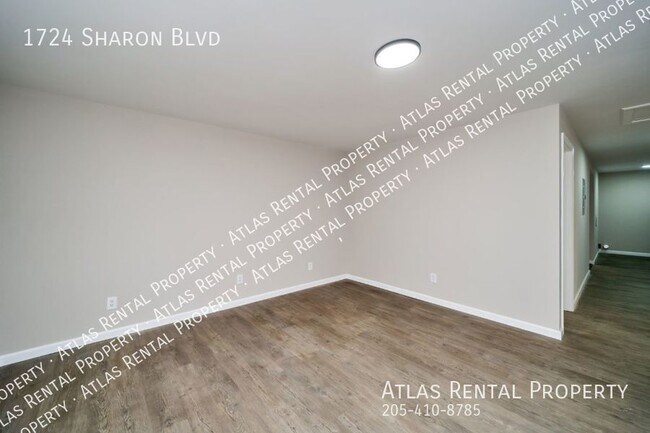 Building Photo - 1724 Sharon Blvd