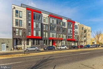Building Photo - Cozy 3 Bedroom 2 Bathroom Condo- Conveniently Located in the heart of Washington, DC