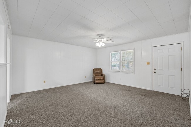 Building Photo - 7062 Winburn Dr