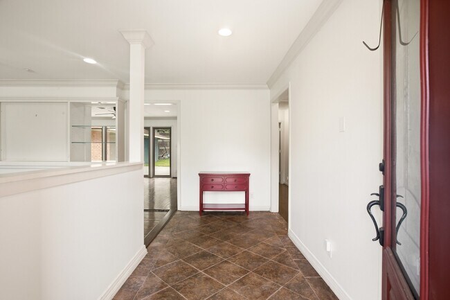 Building Photo - 5238 Kinglet St