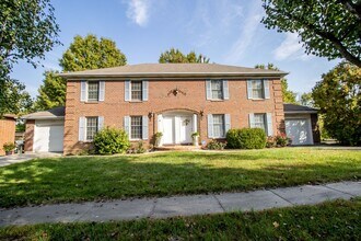 Building Photo - 3 bed, 2.5 bath Duplex