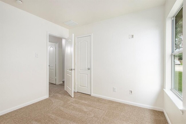Building Photo - 7719 Serene Wood Ln