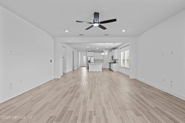 Building Photo - 260 Oaklawn Ct