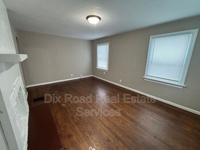 Building Photo - 340 Burleigh Ave