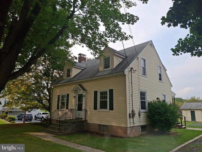 Building Photo - 873 Old Rte 30