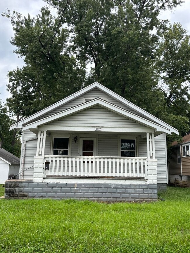 Building Photo - 1102 W McClure Ave