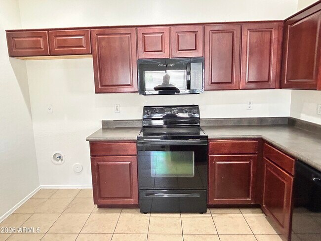 Building Photo - 17218 W Country Gables Dr