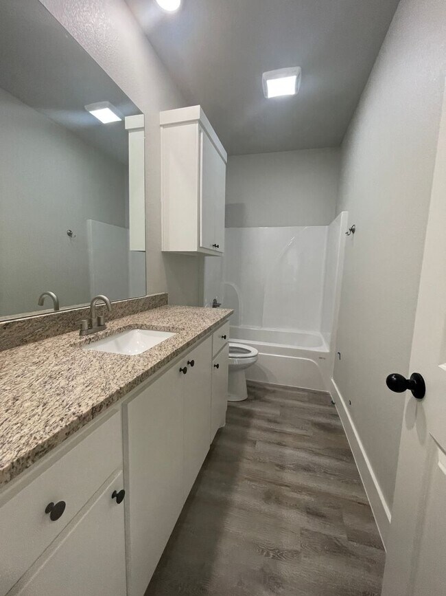 Building Photo - Townhome in Cooper School District!