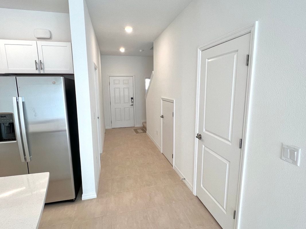 Building Photo - 5869 Biscotti St