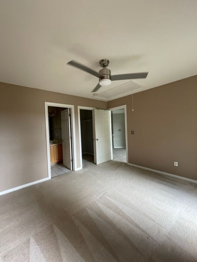 Building Photo - West Knoxville, Farragut 37934 - 4 bedroom, 3.5 bath, 2 Story Brick Home -Contact Debra Johnson (...