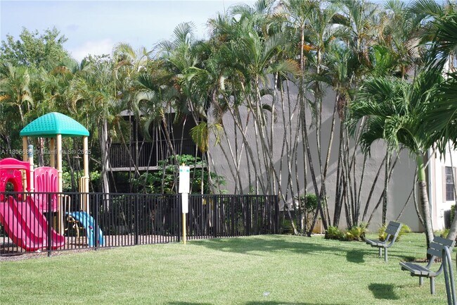 Building Photo - 1500 Jefferson Dr
