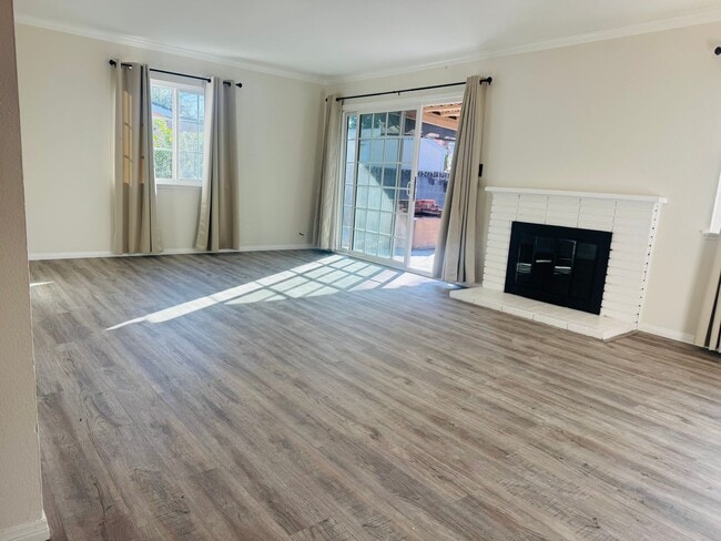 Building Photo - Ready to Fall in Love with Home Again?