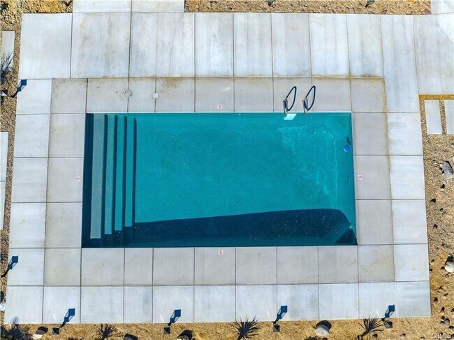 Building Photo - Pool Estate for Lease