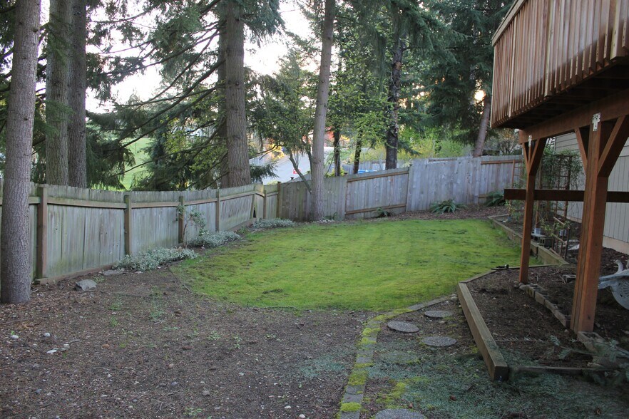 Building Photo - 12939 NE 195th Pl