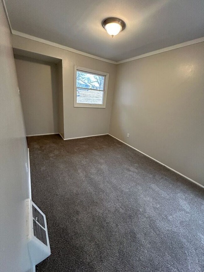 Building Photo - Cozy 3-Bedroom Home in a Convenient and Fa...