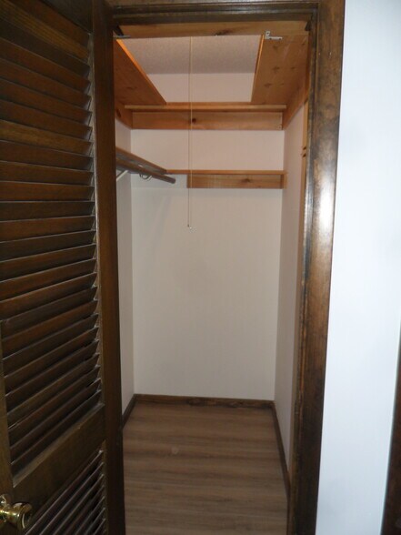 Building Photo - 177 Skyview Dr