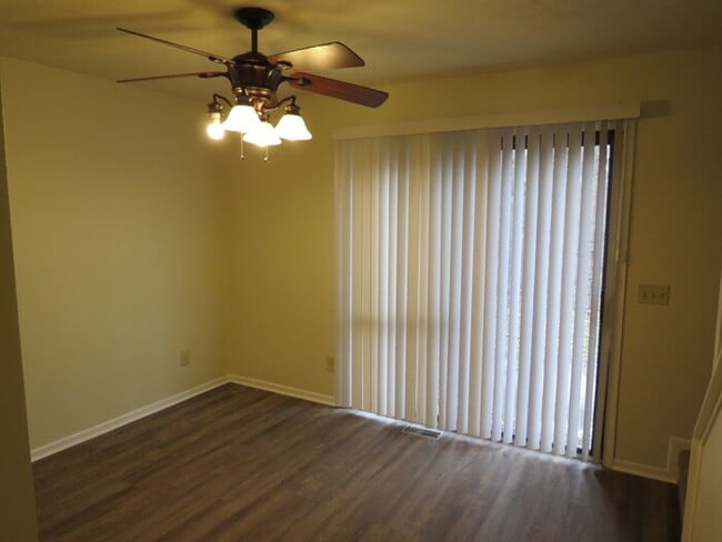 Building Photo - 2269 Hughey Dr