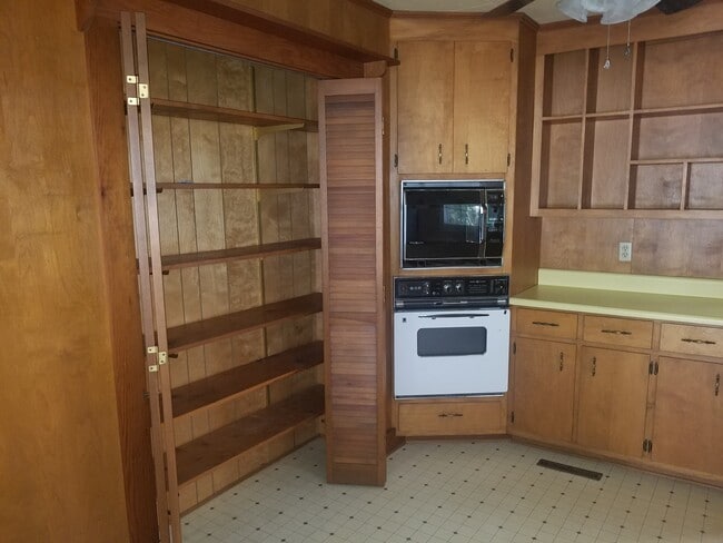 Building Photo - 41 Gingko Ln