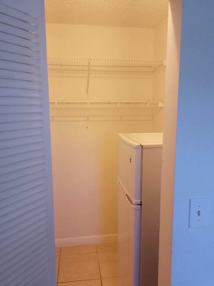 Building Photo - 605 Margate Ct