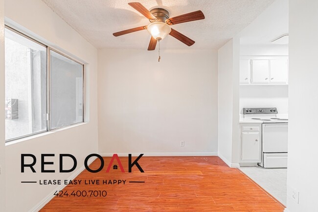 Building Photo - 10535 Lindley Ave