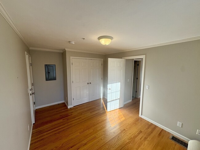 Building Photo - 56 Eliot St