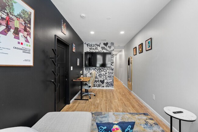 Building Photo - 3022 Auchentoroly Terrace