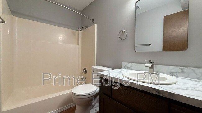 Building Photo - 4520 Calvert St