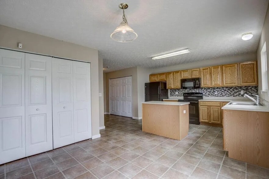 Building Photo - 4731 Springwood Ct