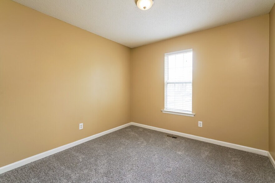 Building Photo - 6320 Wellington Ct