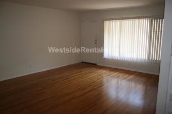 Building Photo - 1646 Livonia Ave