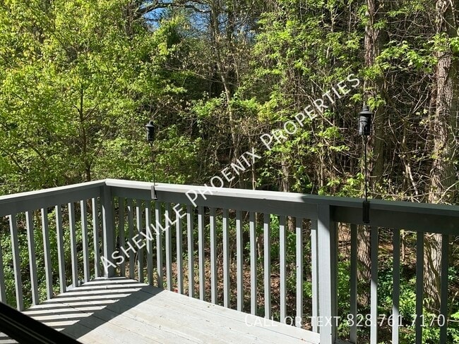 Building Photo - 141 Rocking Porch Ridge