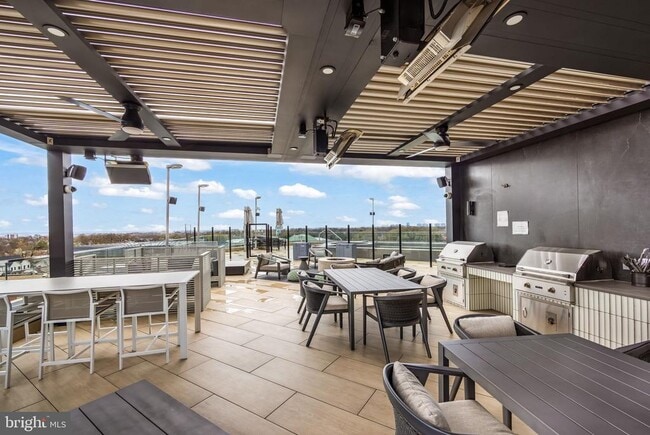 Building Photo - 1021 N Garfield St